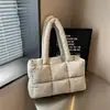 Bolsa de tecido xadrez grande transfronteiriça feminina novo estilo 2026 bolsa para roupas de algodão grande capacidade leve bolsa de ombro único bolsa de ombro para axila