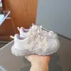 Zapatos Deportivos para Niñas 2026 Primavera Nuevo Modelo Malla Transpirable Casuales Ligeros Antideslizantes Zapatos para Correr para Niñas Pequeñas
