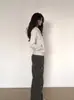 Sudadera blanco gris, chaqueta deportiva versátil para mujer, otoño e invierno, estilo discreto y sofisticado, nuevo top corto estilo coreano 2026