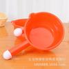 Tienda de Dos Yuanes de Yiwu Cuchara de Agua de Plástico Gruesa con Mango Largo para Cocina 12cm Cuchara de Agua Roja
