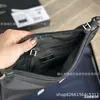 P Etiqueta Triángulo Hogar Bolso de Mano de Moda Exquisito Bolso Sobre de Negocios Bolso de Mano Bolso Pinza de Cuero Puro Bolso de Axila Lujo Ligero