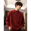 Suéter de Cuello Redondo para Hombre con Diseño de Etiqueta Metálica Roja de Acero de Año Nuevo, Camisa Base de Punto de Marca de Invierno de Alta Gama