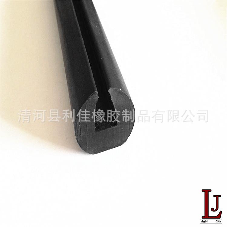 710C1901EA60D20A35E67F92802A65