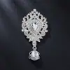 Broche de cristal de luxo novo europeu e americano, flor de mão feminina, decoração de casamento, corpete, acessórios de terno, joias de alfinete