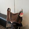 Bolsa de Travesseiro Portátil de Nicho para Mulheres Outono e Inverno 2026 Nova Bolsa de Ombro Retro para o Dia a Dia Bolsa Transversal Casual da Moda
