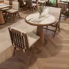Mobiliario de comedor de alta gama, incluyendo mesas y sillas, popular en cafés de moda, establecimientos comerciales, restaurantes, hoteles y casas de huéspedes; mesas y sillas de comedor de madera maciza hechas a medida