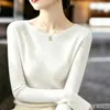 2026 Suéter de punto de alta gama gris floral de un solo hombro y manga larga para mujer, nueva camisa básica versátil de corte ajustado