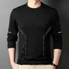 Camiseta esportiva casual masculina de manga longa estampada, moderna para adolescentes, adequada para todas as estações, gola redonda, top básico de manga longa