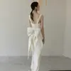 Vestido de Noiva Leve com Alças Finas Estilo Francês 2026 Novo Modelo Noiva Simples Elegante Estilo Floresta Vestido de Noiva Cauda de Peixe Vestido de Cetim para Banquete