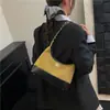 Nueva Moda Otoñal Bolso de Hombro Retro para Mujer Estilo Coreano Bolso de Mano Acolchado Bordado Simple Bolso Pequeño Esmerilado Fragante
