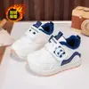 Zapatos para caminar de bebé superficie de cuero para niños pequeños zapatos funcionales niños antideslizantes Zapatos Argan niñas de bebé suela blanda más terciopelo zapatos deportivos