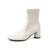 Botas elásticas de pele de carneiro de duas camadas para mulheres, botas de corte justo, estilo coreano, outono e inverno, bico redondo, zíper lateral, salto médio grosso, botas curtas elásticas para mulheres, tamanho 42