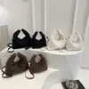 Moda Estilo Coreano Elegante Bolsa de Mão de Lã de Cordeiro Feminina Nova Outono e Inverno 2025 Bolsa de Ombro Transversal Versátil de Alta Qualidade