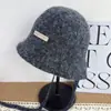 Novo Chapéu de Pescador de Feltro de Lã Outono Inverno Feminino Sensação de Alto Padrão Rosto Liso Cobertura Facial Chapéu Balde Com Corda Chapéu Bacia Quente de Feltro de Lã