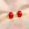 Pendientes Nuevos Geométricos Ligeramente Curvos con Textura de Fresa Roja y Bordes Dorados con Diseño Exquisito y Acabado de Alta Gama para Mujer, Conservan el Color
