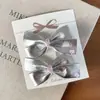 Dulce Color Plata Frío Pedrería Lazo Horquilla para el Cabello para Mujer Parte Posterior de la Cabeza Clip bb Clip para Flequillo Clip de Pico de Pato Clip para Niña Tocado