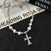 Colar de Pérolas 2026 com Cruz Totalmente Cravejada de Diamantes, Corrente de Clavícula Única e Versátil, Novo Design de Nicho