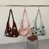 Bolsa de axila retrô estilo coreano em veludo bordada com estrelas para mulheres, nova coleção 2026, com alças plissadas, pode ser carregada como bolsa de ombro ou bolsa transversal, um acessório versátil