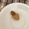 Pinza Pequeña de Corazón Flocado Color Café con Leche Retro para el Cabello de la Frente Flequillo Pinza para el Cabello Accesorios para la Cabeza Nuevo Clip de Pato Otoño e Invierno 2025