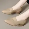 Zapatos de cuña de cuero suave para mujer, nuevo estilo otoño 2026, zapatos planos antideslizantes para madres, mocasines de trabajo de suela suave