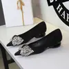 8302-H72 Zapatos de mujer estilo europeo y americano con lazo de pedrería, punta fina, corte bajo, suela blanda, cómodos para deslizar, zapatos profesionales de gamuza
