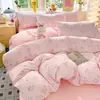 Conjunto de roupa de cama de gaze dupla camada, macio como nuvem, grau A, seguro para bebês, incluindo um lençol de algodão lavável, capa de edredom e um conjunto de três peças para dormitórios, com um lençol de elástico