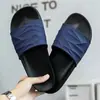 Ótima oferta em chinelos masculinos para exterior: sola macia, design de uma tira, à prova d'água, antiderrapante, resistente ao desgaste, resistente a odores, disponível em tamanhos padrão e grandes, cor preta