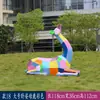 Escultura geométrica de veado pintada em fibra de vidro para exterior, adequada para pátios, parques, gramados residenciais e decorações de paisagismo com animais.