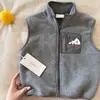 Colete de Fleece Infantil Masculino 2026 Outono/Inverno Novo Estilo Colete de Veludo Plus para Criança Gilet Quente da Moda Roupa Externa para Meninas