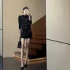 Departamento Día de Primavera: Elegante y lujoso traje de punto negro de dos piezas ajustado estilo francés para jóvenes ricas