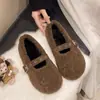 Zapatos de mujer estilo coreano de moda con hebilla de una sola tira, nuevo modelo 2025 para uso en exteriores, invierno y otoño, zapatos bajos de algodón Mary Jane con felpa