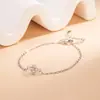 Pulseira Brilhante de Diamante de Quatro Folhas de Alta Qualidade e Ultra Fina para Mulheres, Luxo Leve, Nicho, Sofisticada, Versátil, Moderna e Elegante Joia de Mão