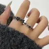 Nuevo anillo floral retro con diseño de rama de vid y flor envejecida, con un estilo único y discreto, lleno de detalles florales, y apertura ajustable
