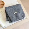 Cachecol pequeno perfurado cor de doce mistura de lã cor sólida novo outono e inverno feminino estilo coreano atmosfera aquecedor de pescoço de tricô quente