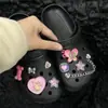 Zapatos Agujero Explosivo Libro Rojo Accesorios DIY Lazo Polvo Barbie Accesorios Gatito Hebilla de Zapato Extraíble Flor de Zapato