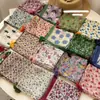 Pañuelo pequeño cuadrado de algodón y lino con borlas de 58 cm Protector de cuello Bufanda suave Pañuelo decorativo para la cabeza Pañuelo floral Retro Pequeño Fresco