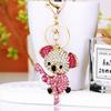 Llavero Kaola con incrustaciones de diamantes, lindo, creativo, colgante para bolso de dama, llavero de metal, pequeño regalo de negocios