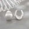 Pendientes Redondos de Plata Cepillada Estilo Minimalista Fresco con un Diseño de Nicho de Lujo Ligero, Pendientes Versátiles y Únicos