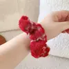 Ambiente de Año Nuevo 2025 Scrunchie de Felpa Roja Otoño e Invierno Aclarador Goma para el Cabello Accesorios para Moño Femenino