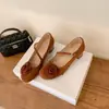 Versión de Piel de Vaca ~ Zapatos Mary Jane Cuadrados Retro de Tira Baja para Mujer, Moda de Nicho Florales para el Trabajo con Tacón Grueso