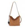 Bolsa Saco Retro de Camurça Feminina 2026 Outono/Inverno Nova Grande Capacidade Ombro Único Transversal Tote Bolsa de Mão Feminina para o Trabalho