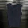 Chal sin mangas plisado estilo Miyake Verano 2026 Nuevo Color Sólido Simple Ajustado Top de Cuello Redondo