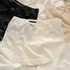 Braguitas de encaje floral semitransparentes de alta gama estilo francés con un tacto suave, inteligentemente diseñadas con una cinturilla trasera de lazo cruzado, bragas de triángulo transpirables y amigables con la piel