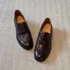 Mocassins casuais de couro genuíno com sola grossa para mulheres, novos sapatos slip-on da moda 2026 com salto grosso, sapatos de couro versáteis estilo britânico