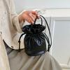 Bolso Cubo Mini de Estilo Japonés para Borrador, Bolso Simple de Hombro o Axila, Bolso Cruzado Trendy para Estudiante, Bolso Pequeño Ins de Color Sólido para Mujer