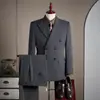 Traje Rayado de Doble Botonadura de Alta Gama para Hombre con Solapas de Muesca, un Traje Formal de Negocios Sofisticado que es Lavable a Máquina y No Necesita Planchado