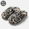 Pantuflas de algodón con estampado de leopardo para mujer, para usar en invierno al aire libre, pantuflas de algodón afelpado, cálidas para el hogar en interiores, antideslizantes de pelo, venta al por mayor de invierno