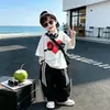 Conjunto de Verão 2026 para Meninos, Novo Conjunto Estiloso para Crianças Maiores, Fresco com Manga Curta e Calça Longa, Roupas de Verão Bonitas para Meninos