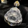Colar com Pingente de Pequeno Buda de Calcedônia Jade de Gelo Branco e Diamante Amarelo Prata 925 Incrustado com Calcedônia Pingente de Buda de Gelo Alto Rosto Sorridente Acessório