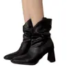 Botas Femininas Estilo Francês Petite Nova Coleção Outono 2026 Minimalistas Bico Fino com Salto Grosso e Aumento de Altura